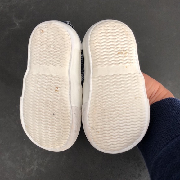 H&M - baby canvas shoes - Picture 2 of 2